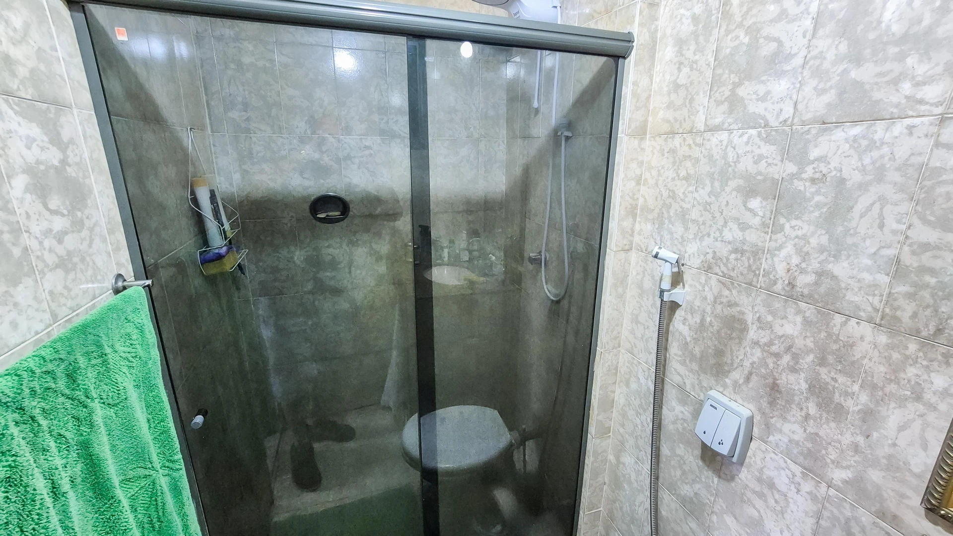 One-bedroom apartment with a washing machine — photo 26