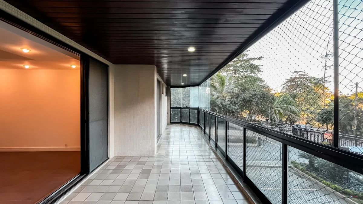 Панорамні вікна та 4 спальні: квартира 217 м² — photo 19