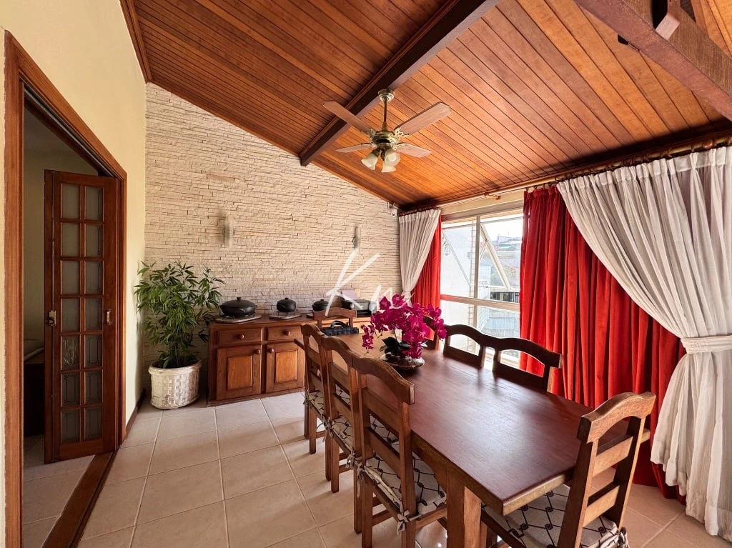 Furnished apartment, 254 m², with a grill on the balcony — photo 9