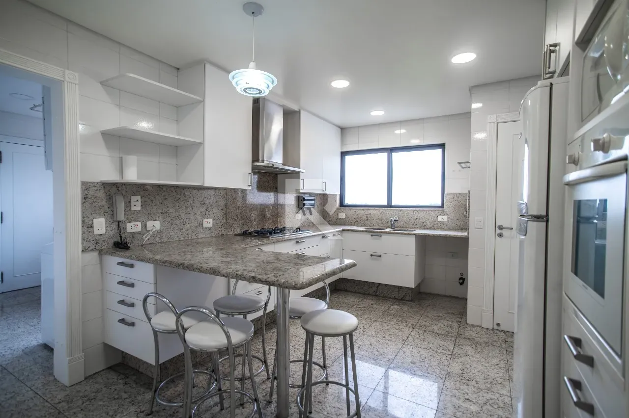 Apartamento de 4 dormitorios, 250 m², 4 baños y 4 plazas — photo 13
