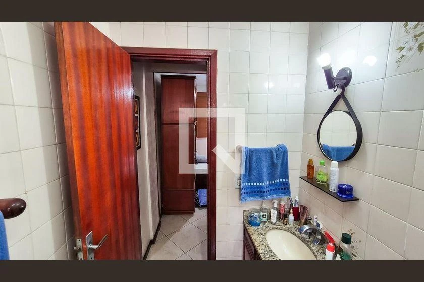 3-bedroom apartment with a bathtub — photo 10