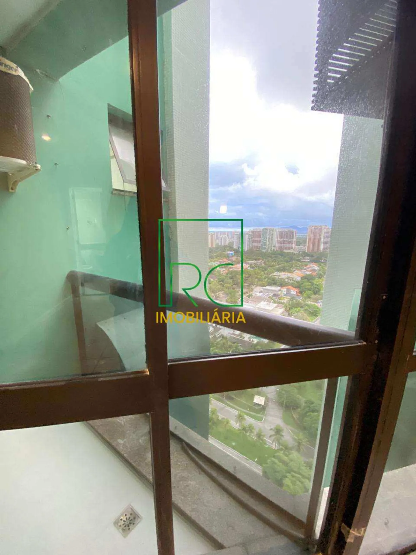 Unfurnished apartment with 3 bedrooms and water view — photo 10