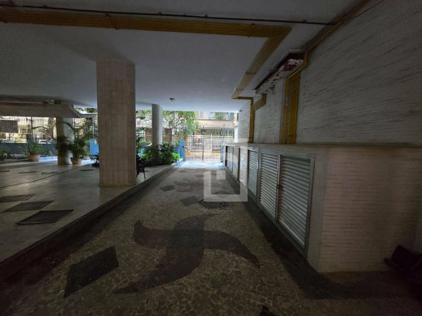 1-bedroom apartment with 24-hour concierge and 32 m² — photo 31