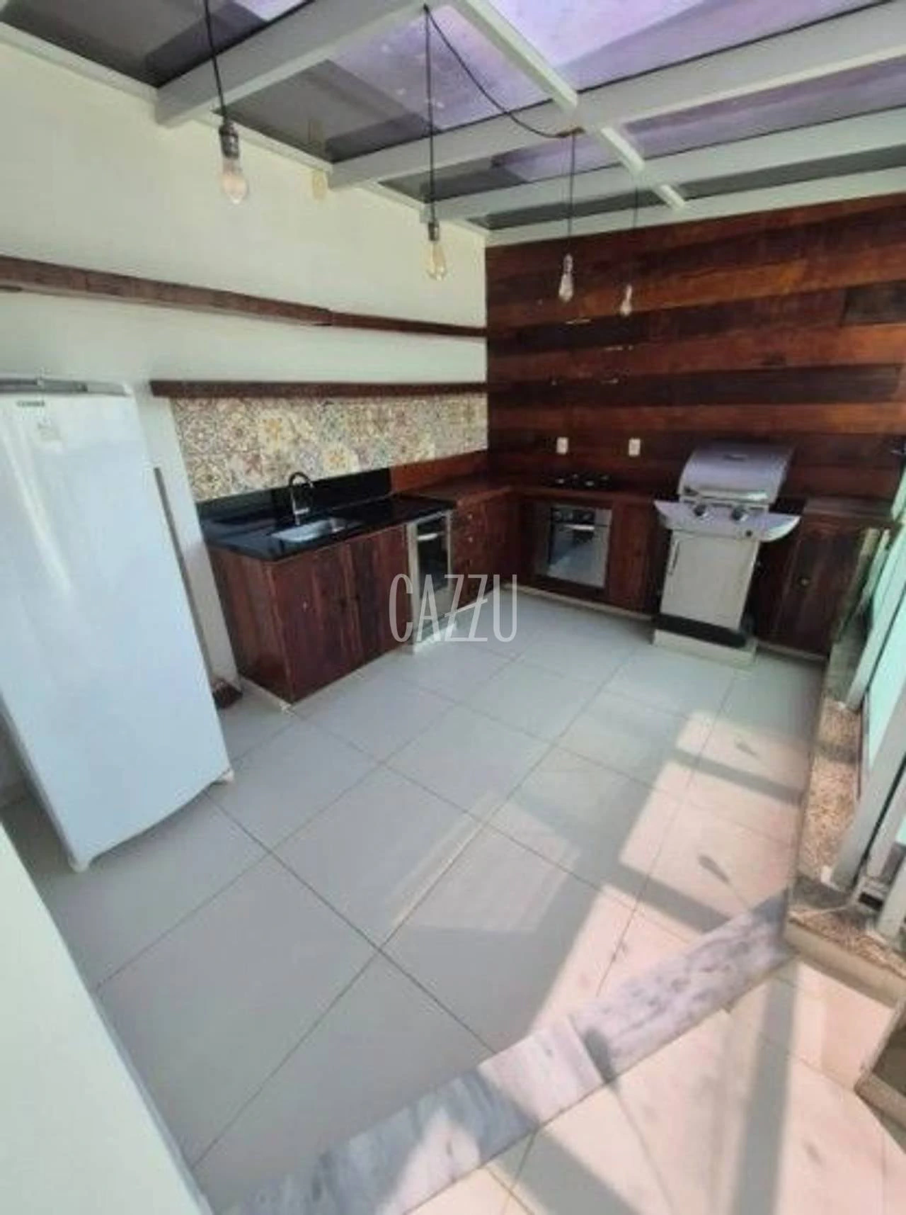 3-bedroom apartment with a mountain view — photo 2