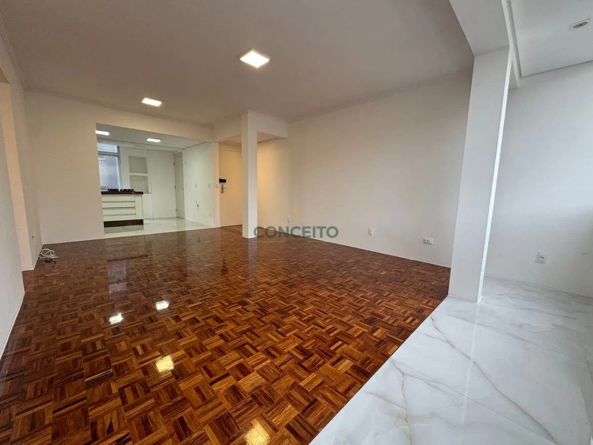 Floor-to-ceiling windows in a 3-bedroom apartment, 106 m² — photo 19