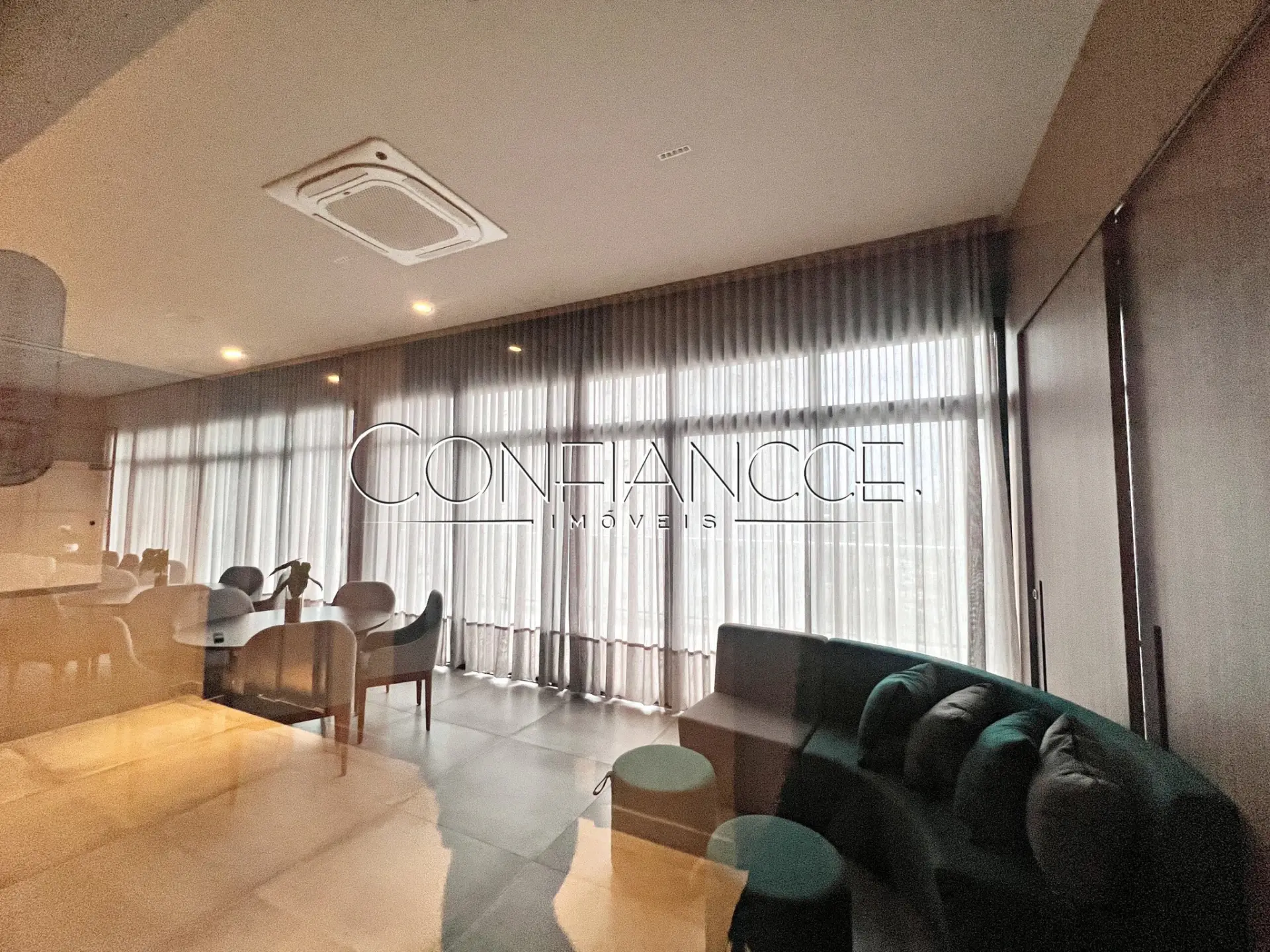 Квартира 68 м² з панорамними вікнами та власним басейном — photo 9