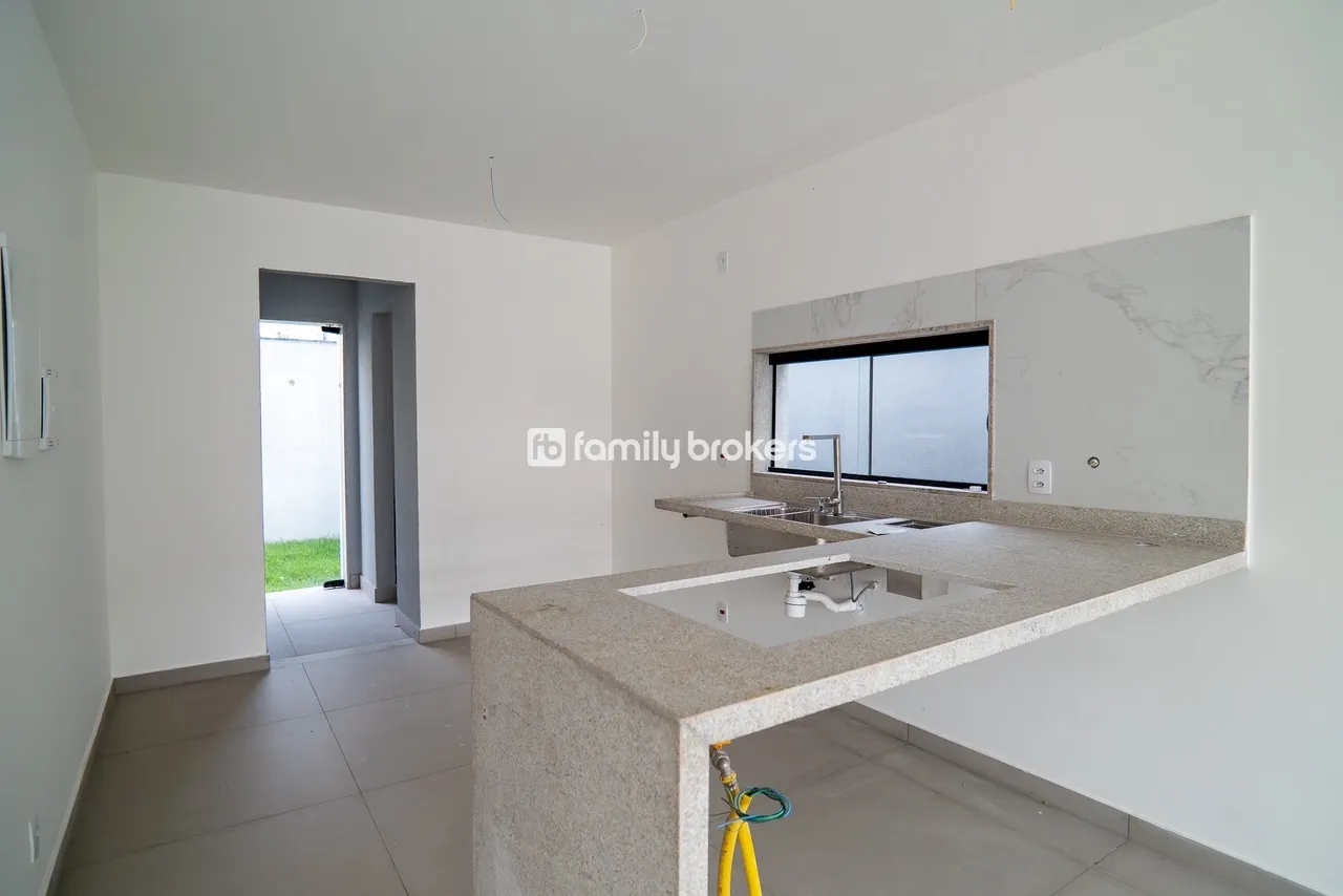 House with open-plan kitchen and 4 bedrooms, 220 m² — photo 8