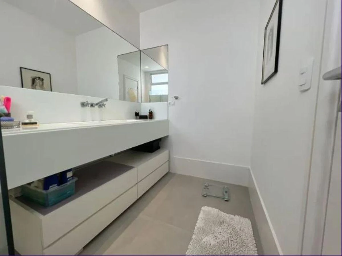 Furnished 400 m² apartment with 4 bedrooms and a terrace — photo 21