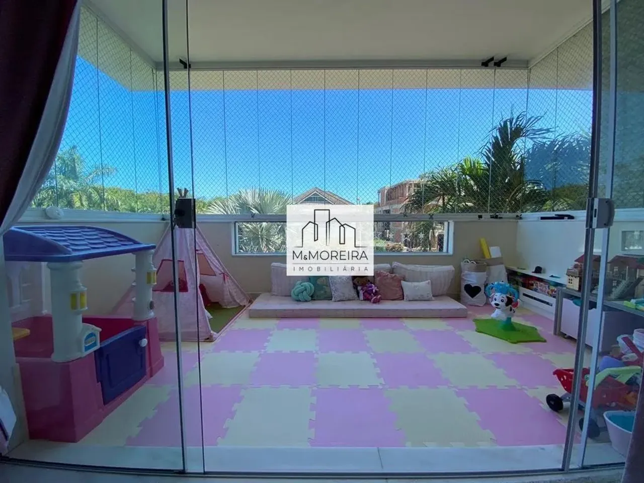 650 m² house with 5 bedrooms and 5 bathrooms — photo 3