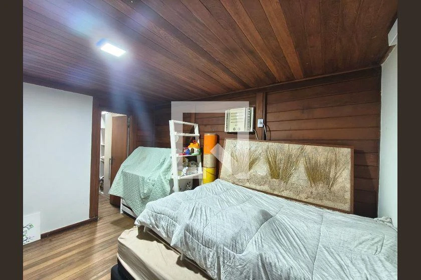 3-bedroom house with a walk-in closet — photo 27