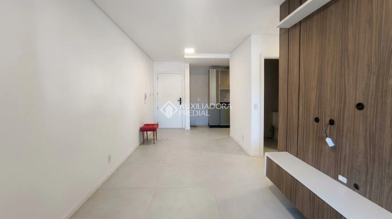 2-bedroom apartment with open kitchen and gas stove — photo 15