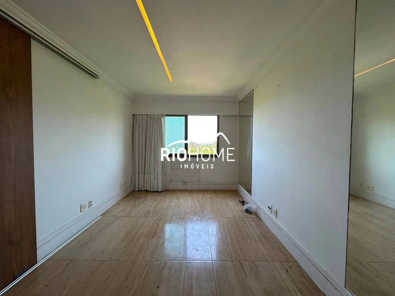 Apartment, 174 m², with a glass-enclosed balcony — photo 7