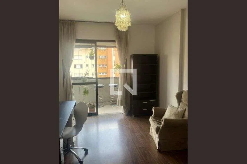 Glass-enclosed balcony in a one-bedroom apartment, 48 m² — photo 3