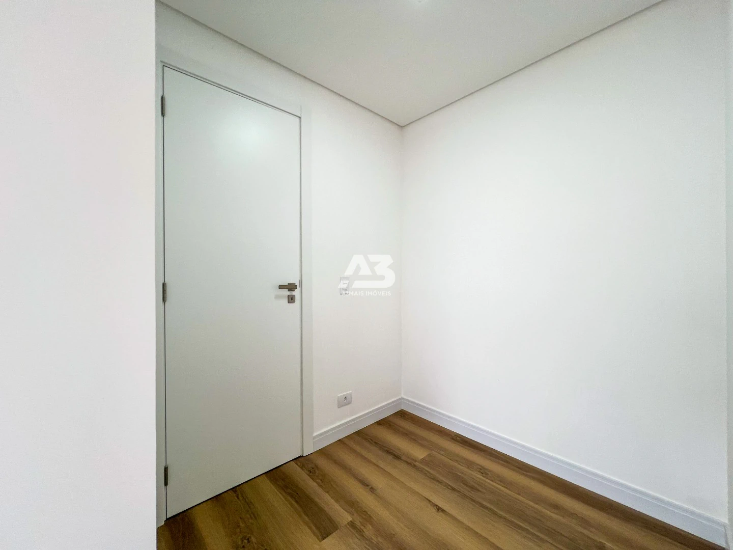Studio in a building with a gym — photo 8