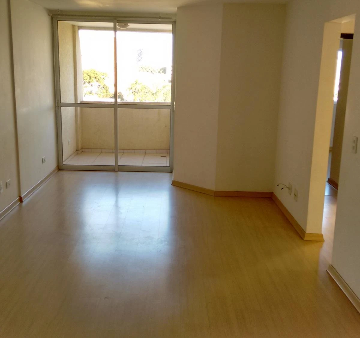 Apartment, 74 m², with wood or laminate floors — photo 8