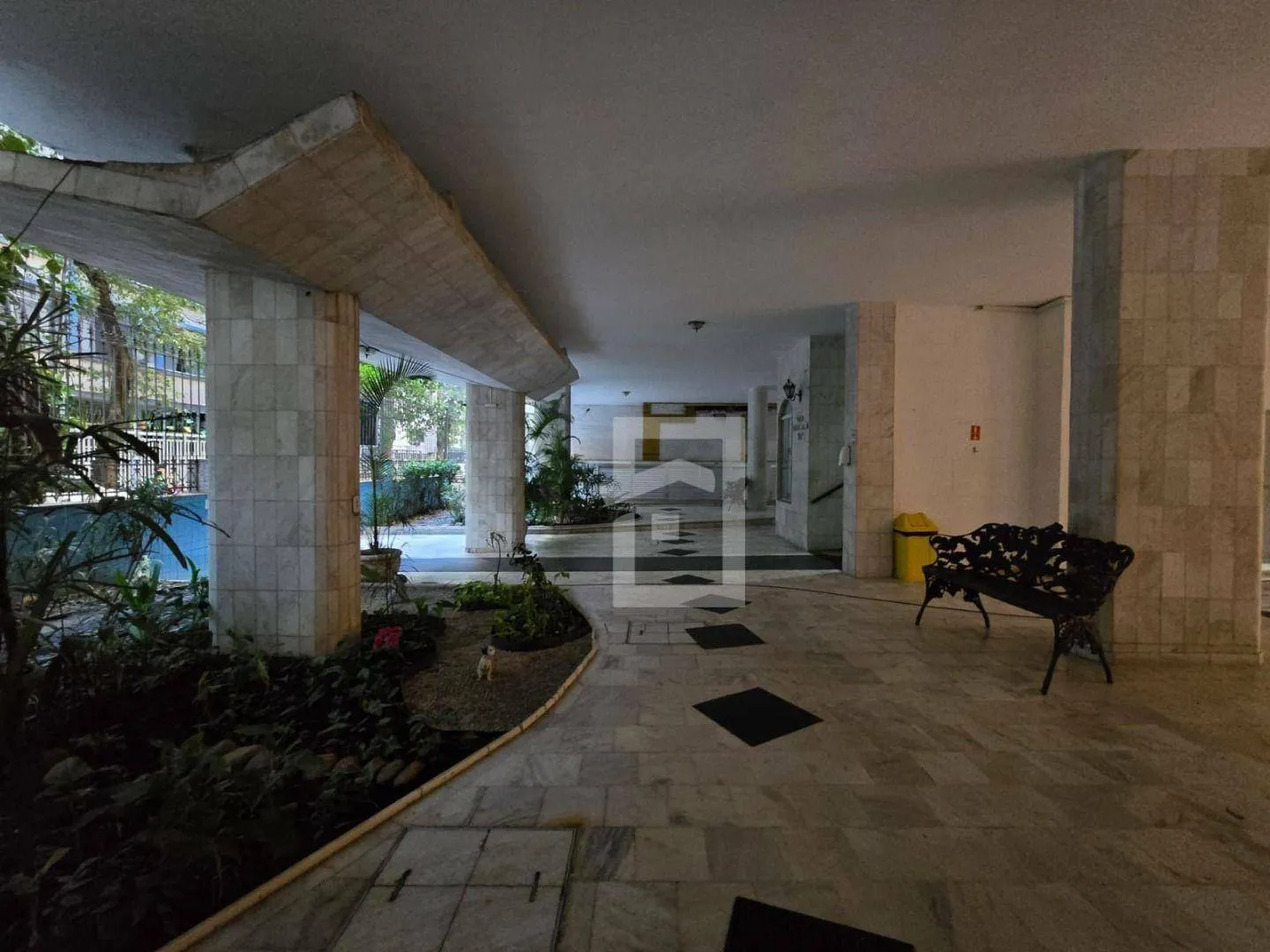 1-bedroom apartment with 24-hour concierge and 32 m² — photo 25