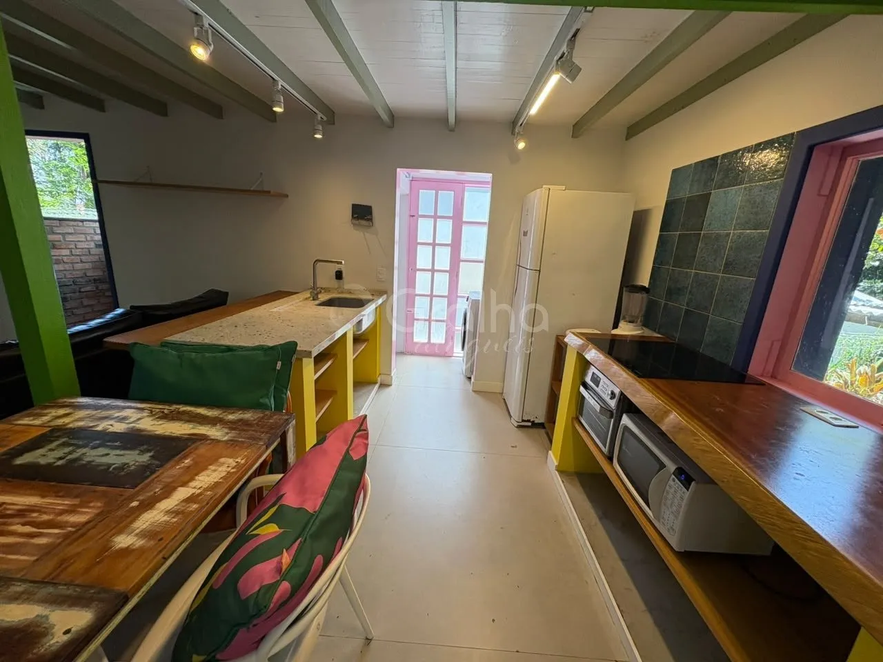 2-bedroom house with a washing machine — photo 2