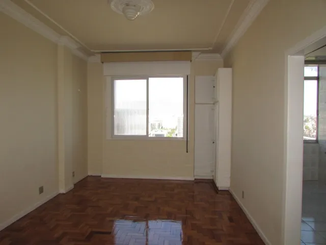 Apartment, 52 m², with wood or laminate floors — photo 8