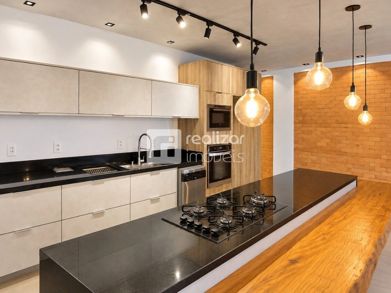 Apartment, 200 m², with a water view