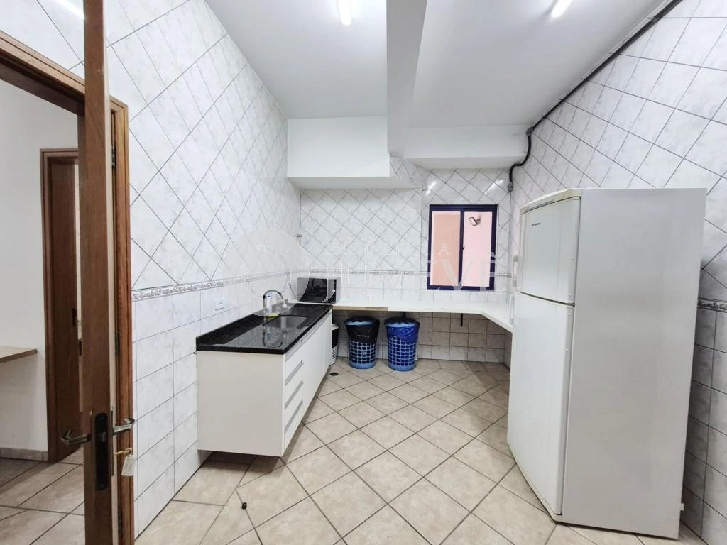 Furnished 3-bedroom apartment with enclosed balcony grill — photo 7
