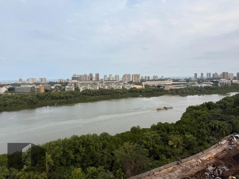 Furnished penthouse with 4 bedrooms and 3 bathrooms — photo 38