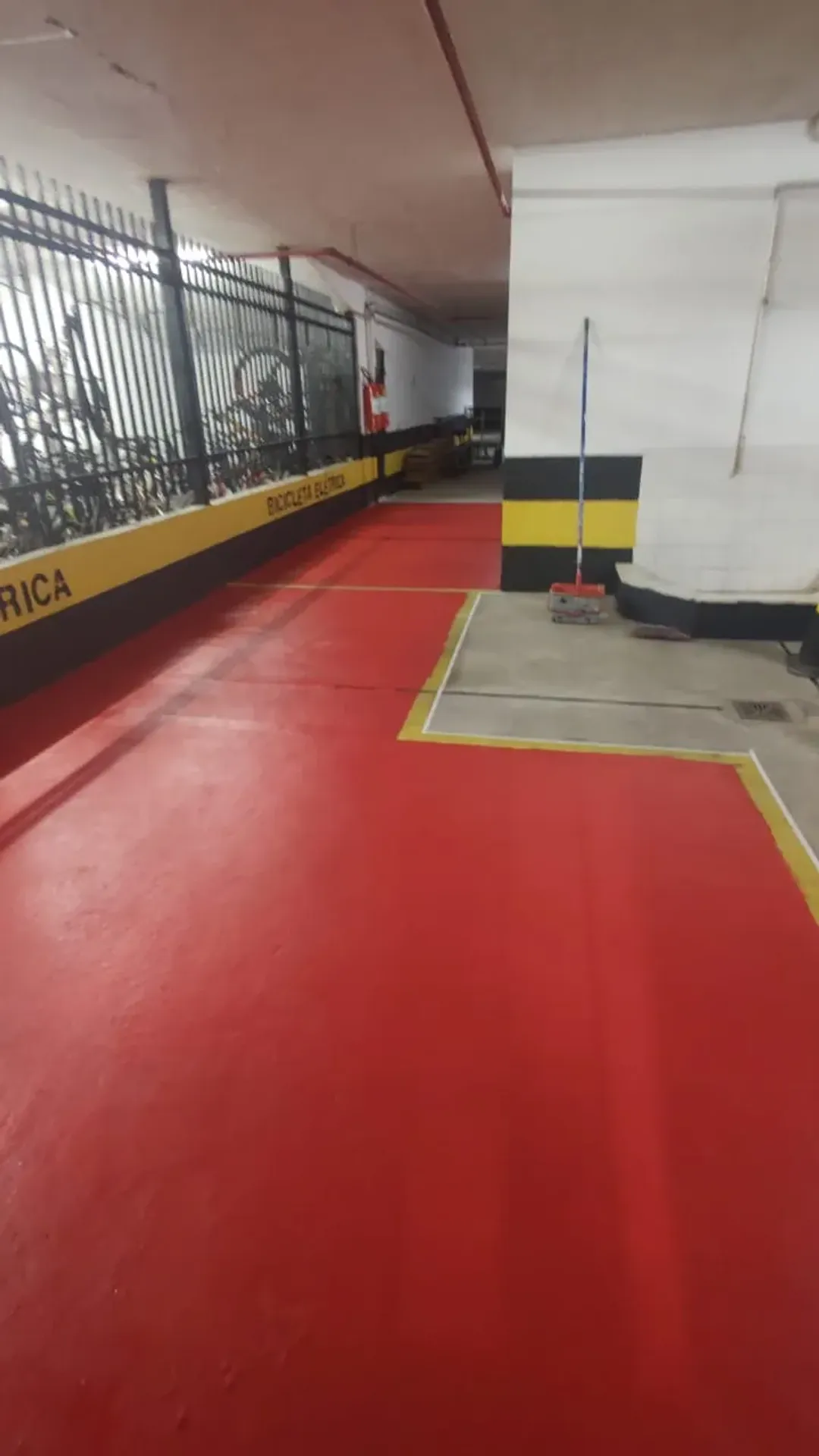 2-bedroom apartment in a building with a gym — photo 53