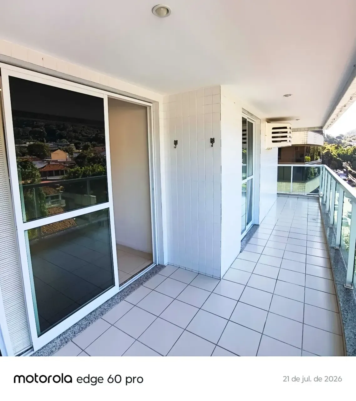 Unfurnished 3-bedroom apartment with balcony and 105 m² — photo 9