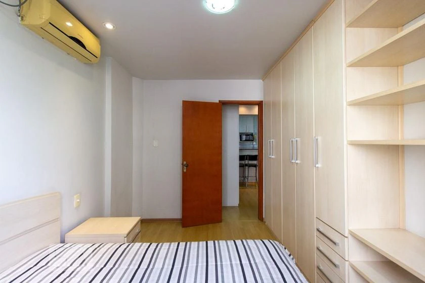 Furnished 1-bedroom apartment with open-plan kitchen — photo 8