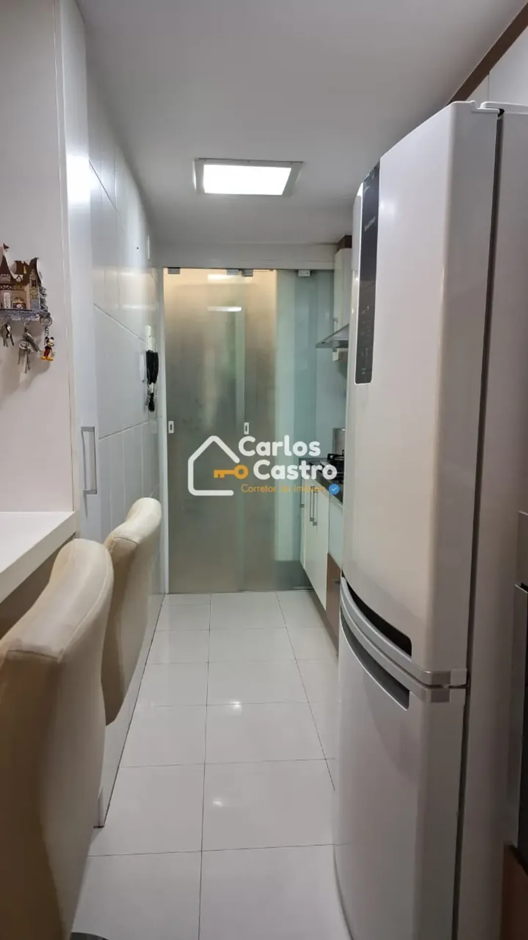 Apartment on the 12th floor with a glass-enclosed balcony — photo 4