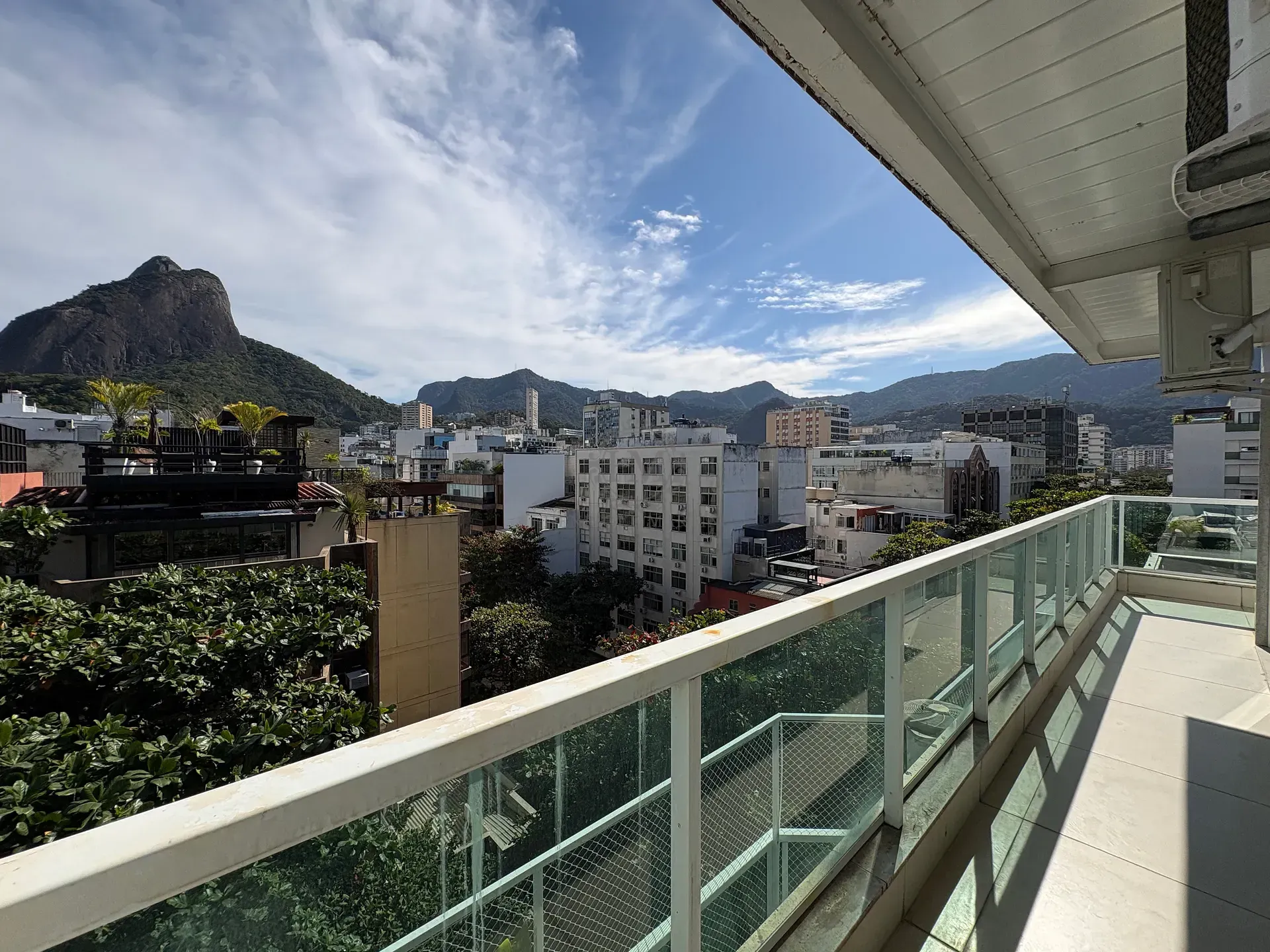 Triplex penthouse with 3 bedrooms and water view — photo 29