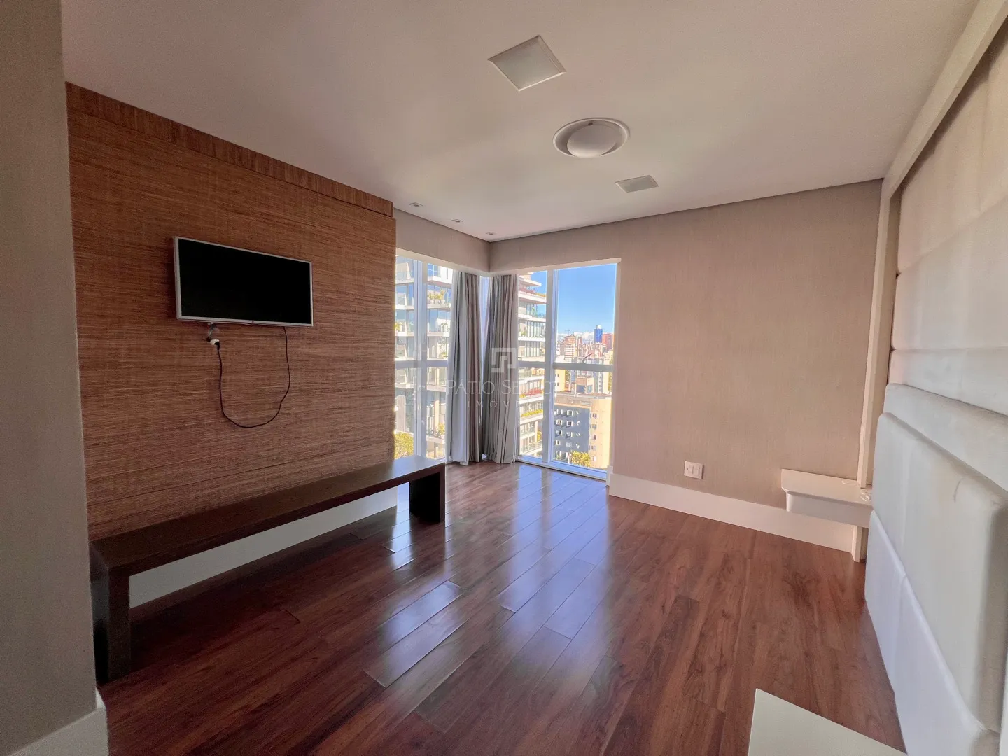 Гардеробная и 3 спальни: квартира 180 м² — photo 13