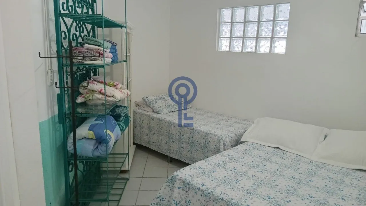 Furnished 2-bedroom apartment with open-plan kitchen — photo 16