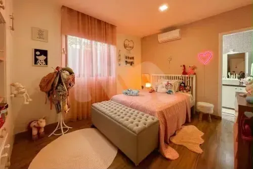 Furnished house with 5 bedrooms and an open-plan kitchen — photo 14