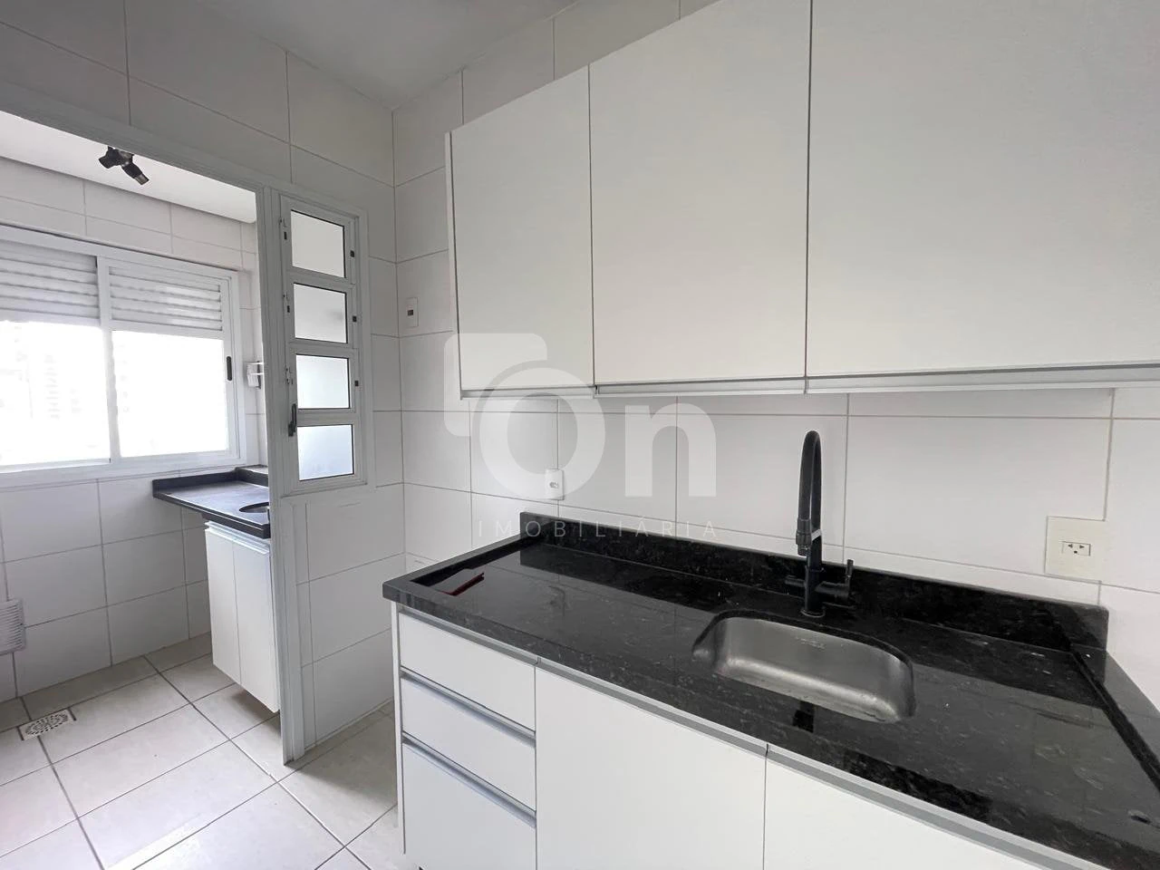 2-bedroom apartment with a water view in Florianópolis — photo 4