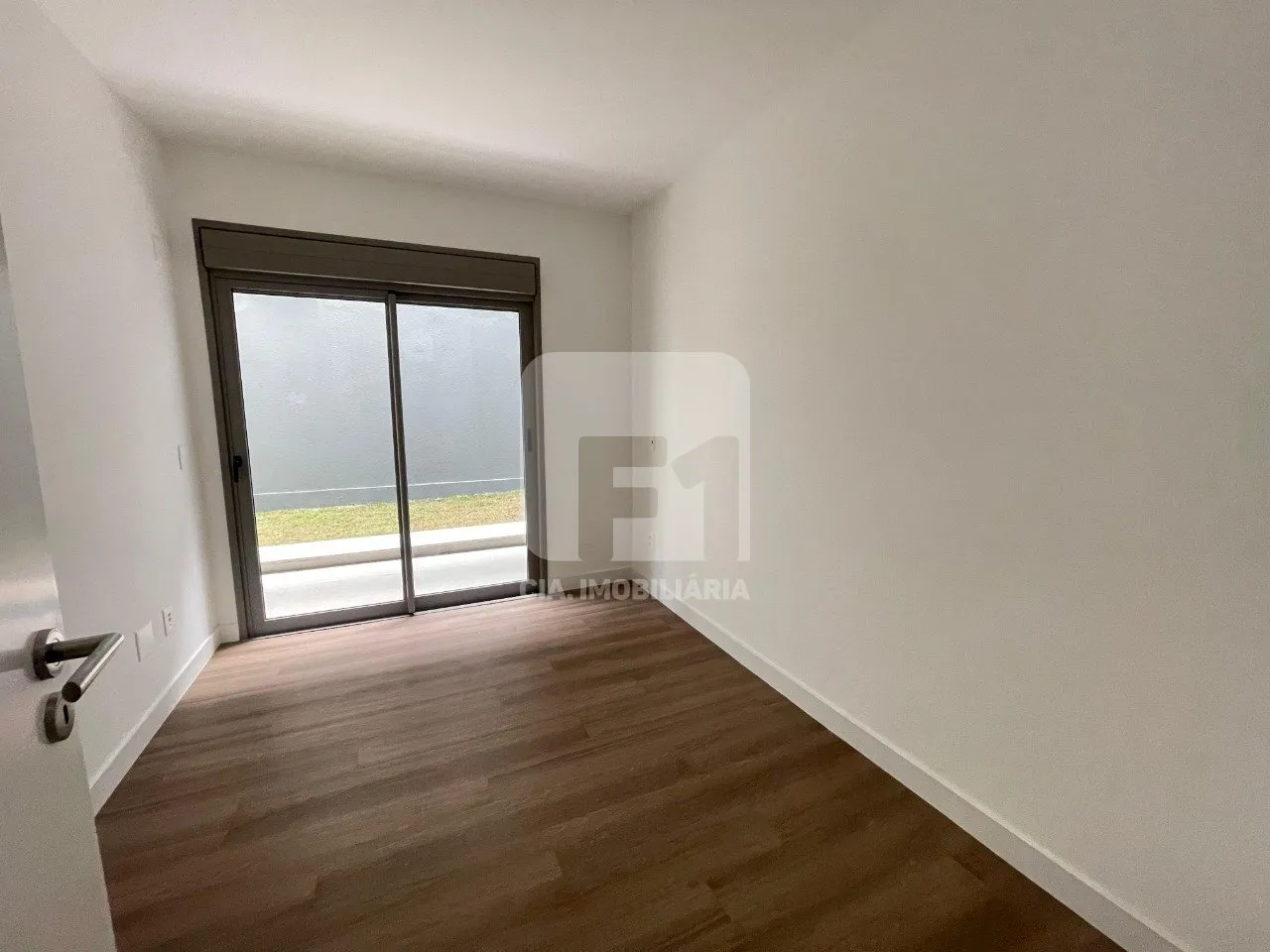 2-bedroom apartment with 2 parking spaces and balcony BBQ — photo 26