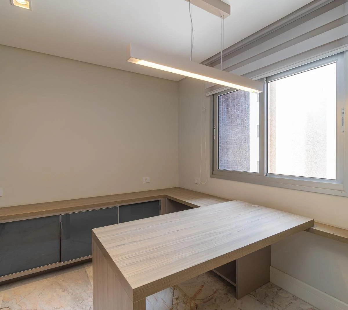 Home office in a 5-bedroom apartment, 441 m² — photo 25