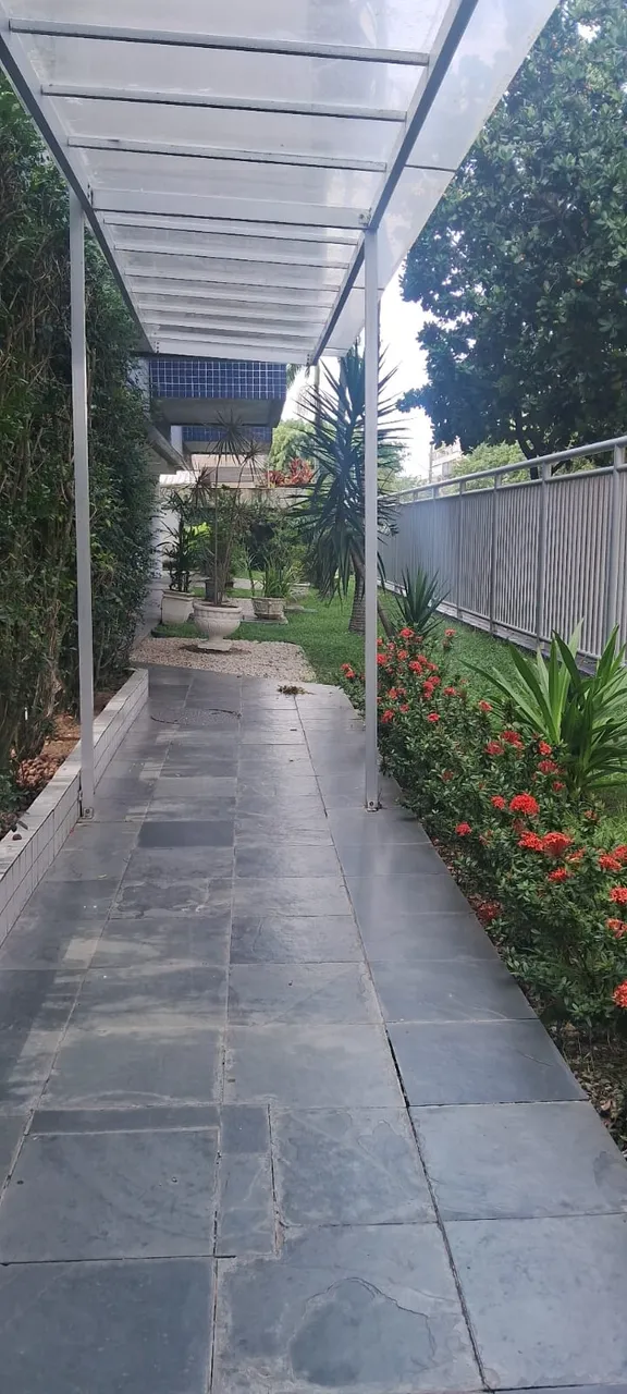 3-bedroom apartment with 3 bathrooms and balcony — photo 17