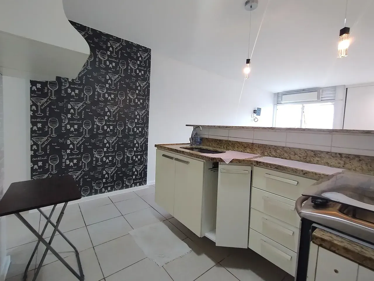 1-bedroom apartment with open-plan gas kitchen — photo 4