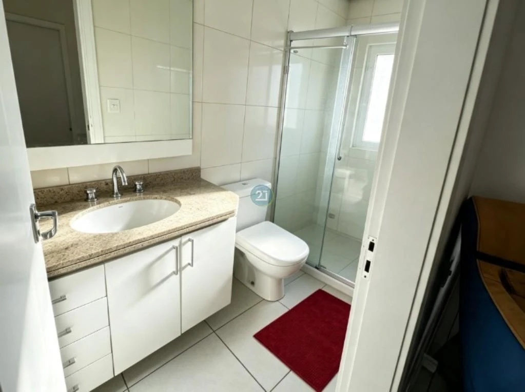 Apartamento dúplex amueblado con 3 suites y 2 plazas — photo 23