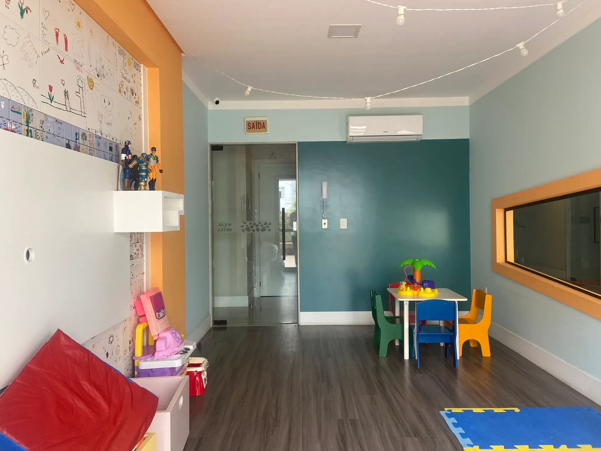 2-bedroom apartment in a building with a gym — photo 31