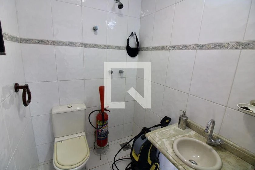 Furnished house, 260 m², with a bathtub — photo 48