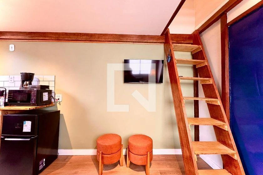 Wood or laminate floors in a one-bedroom apartment, 24 m² — photo 10