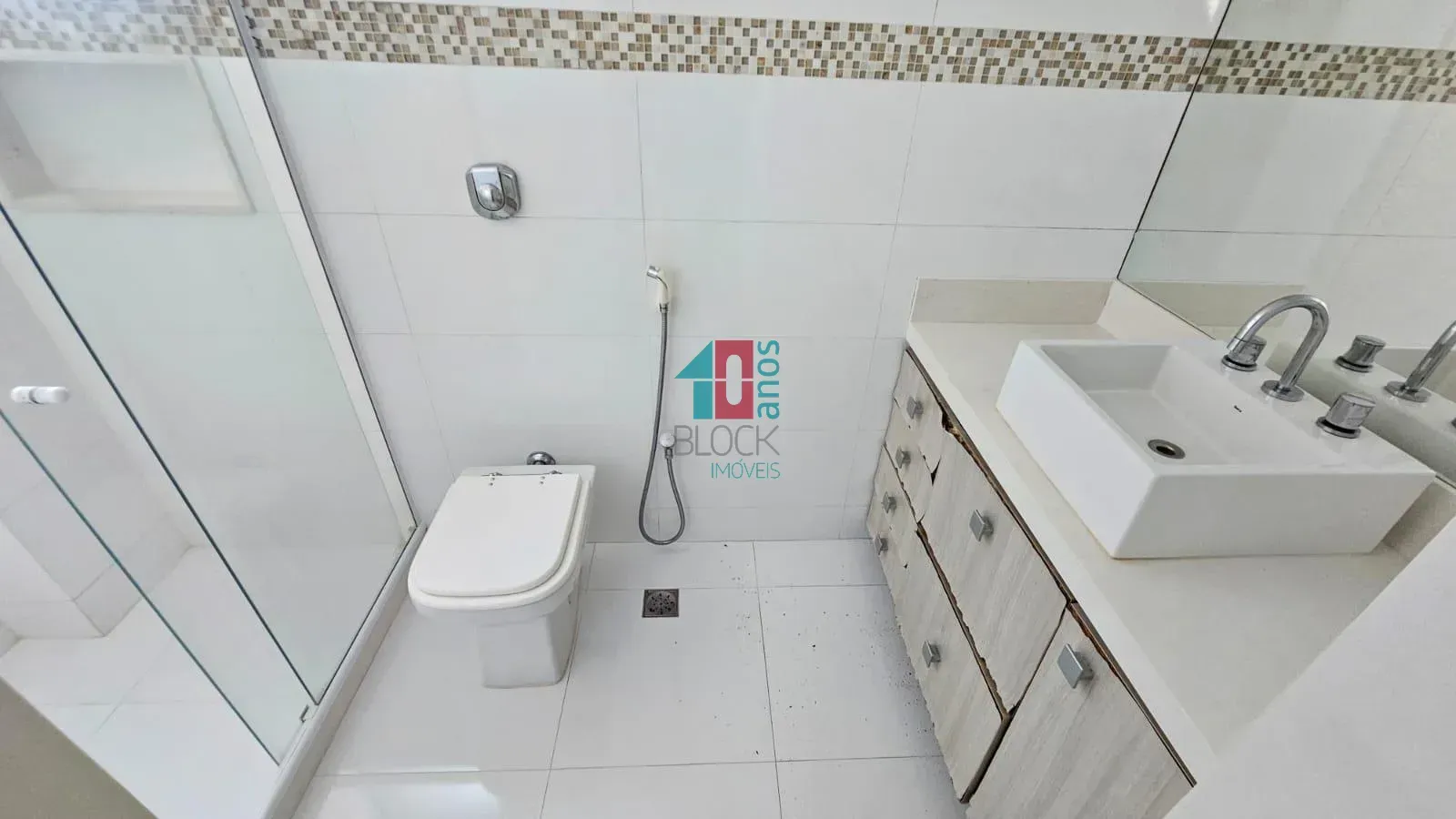 2-bedroom apartment with a home office in Rio de Janeiro — photo 32