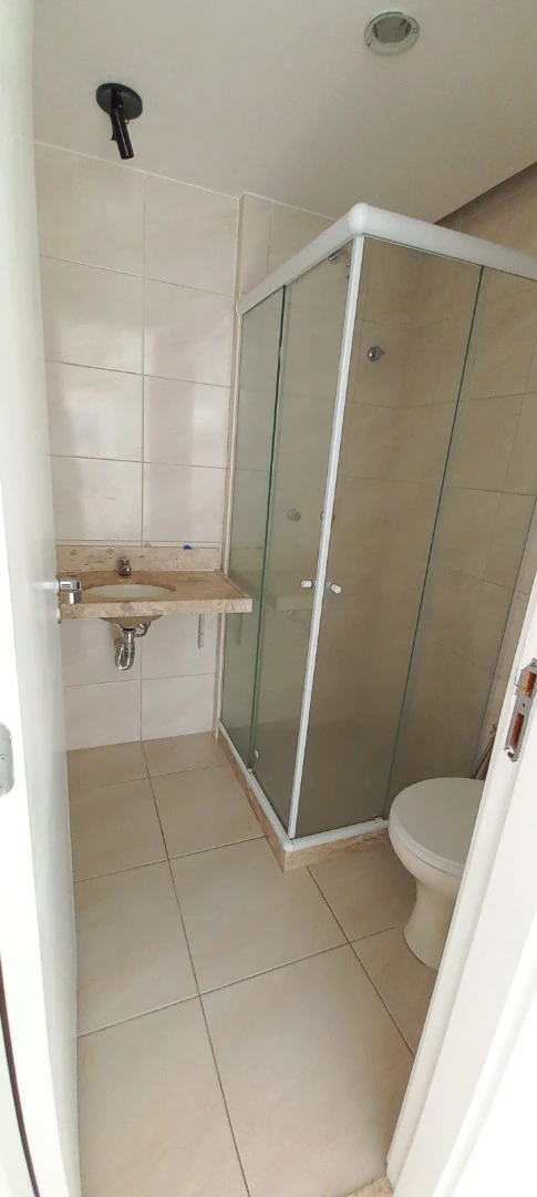 Apartment with 3 en-suites and 4 bathrooms — photo 21
