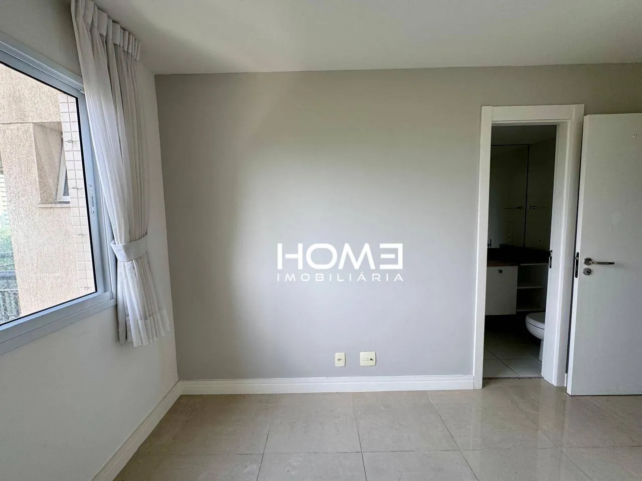 Home office in a 3-bedroom apartment, 155 m² — photo 27
