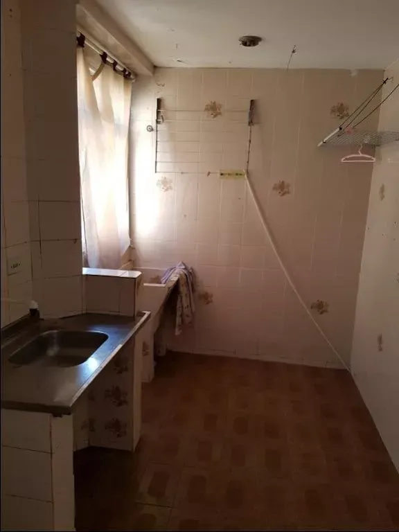 Wood or laminate floors in a 2-bedroom apartment, 47 m² — photo 2