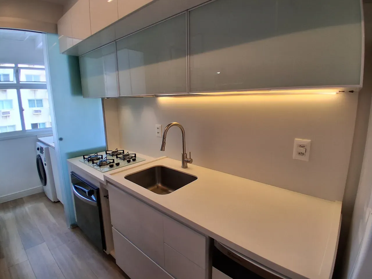 One-bedroom apartment with a dishwasher in Rio de Janeiro — photo 31