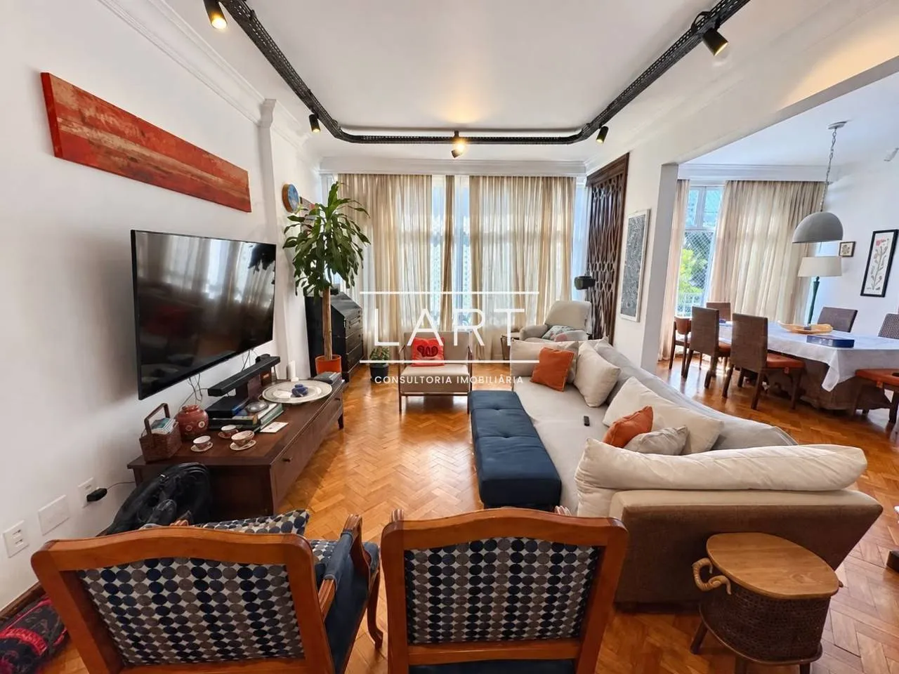 170 m² apartment on the 3rd floor with open-plan kitchen