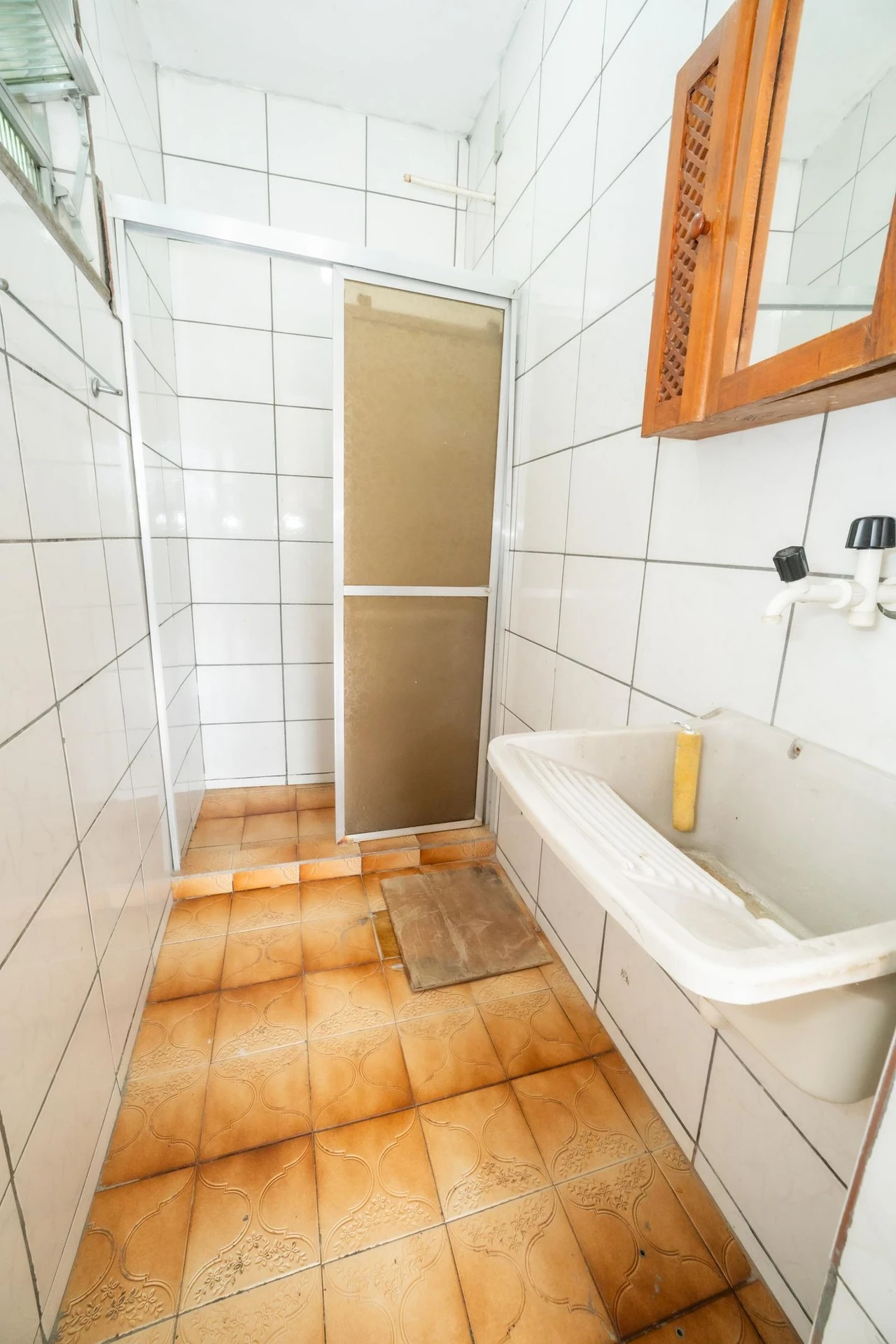 Unfurnished house with 2 bedrooms, yard and balcony — photo 13