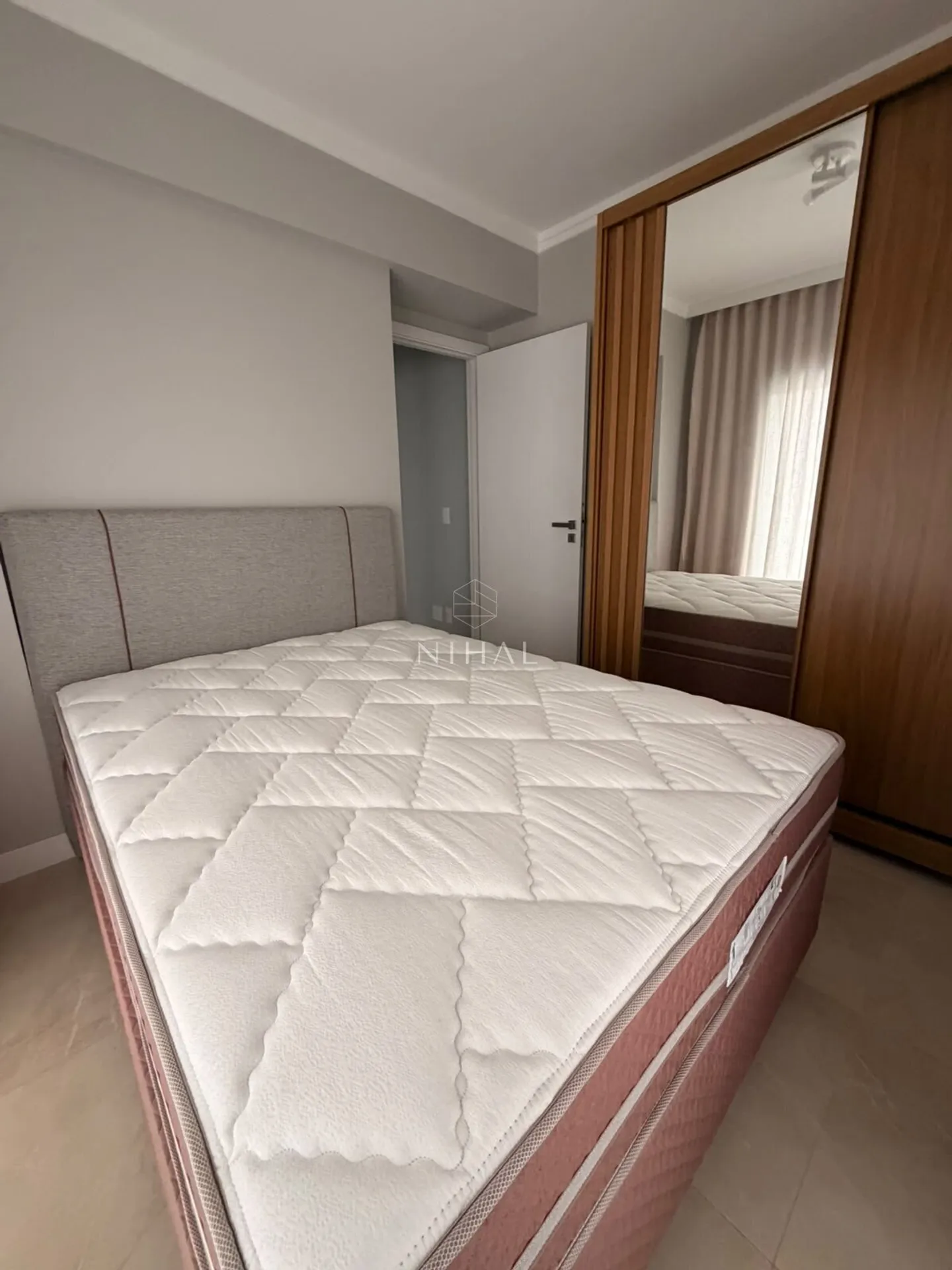 2-bedroom apartment in a building with a gym — photo 7